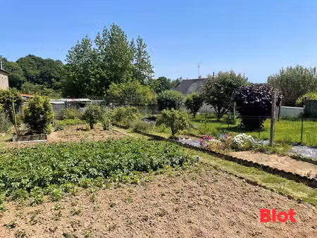 blot immobilier  terrain de 650 m2 environ dans le quartier de bonabry