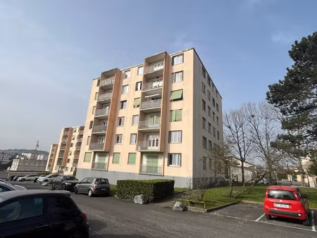 à vendre appartement t4 avec balcon  3èmle étage avec asce