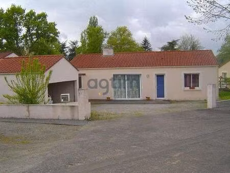 location maison à vieillevigne (44116) : à louer / 100m² vieillevigne