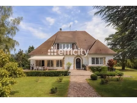 maison 8 pièces - 224 m²