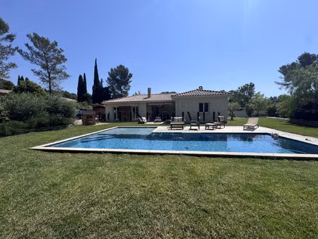 ventabren - villa récente et meublée avec terrasses  jardin
