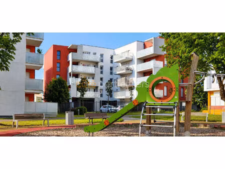 la roche-sur-yon -- proche gare -- appartement 2 pieces -- 41 m2 -- stationnement privé