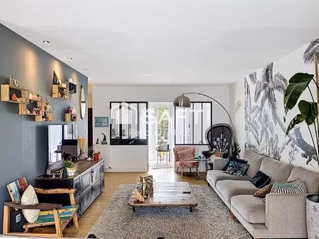 belle maison traditionnelle t5 de 151m² dans quartier résidentiel  avec piscine