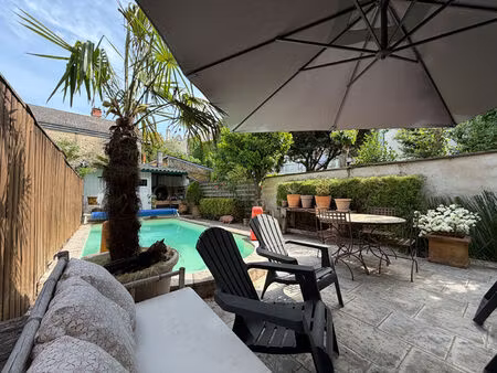 elégante maison de ville avec piscine et garage en hyper-centre de périgueux