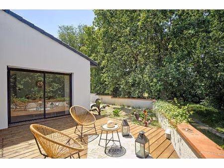 villa de plain pied a pins justaret avec piscine