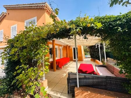 villa t7 de 160 m2 sur 850 m² terrain avec piscine et garage - plain pied