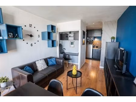 studio rénové avec vue dégagée | angers est