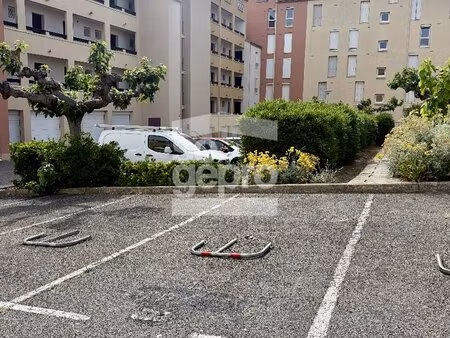 parking extérieur