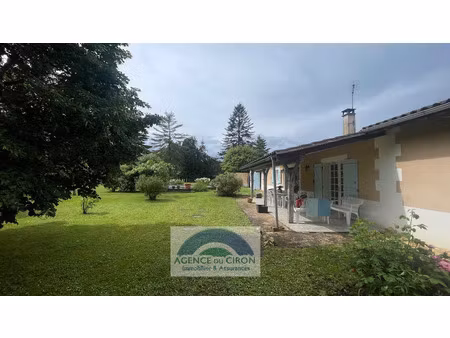 propriété de 165m2  4 chambres sur 2500m2