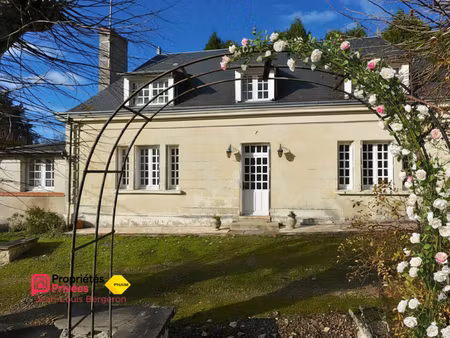 propriété de charme .maison bourgeoise en tuffeau  dépendance xvii  parc paysager