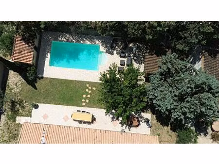 bedarrides: un air de vacances pour cette villa confortable