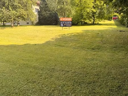 terrain constructible de 1 200 m² aux portes de lons-le-saunier – secteur montciel
