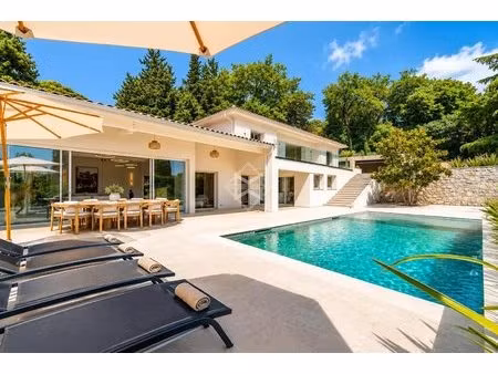 belle villa rénovée dans un environnement calme