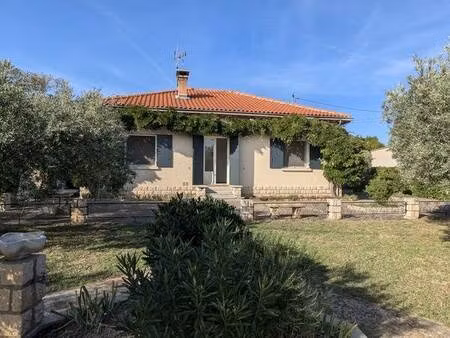 villa 3 chambres + grandes dépendances sur terrain constructible