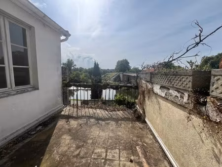 vente maison 8 pièces 216 m² à coutras (33230)  119 400 €