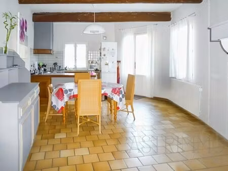 location appartement 2 pièces 62m² valergues 34130