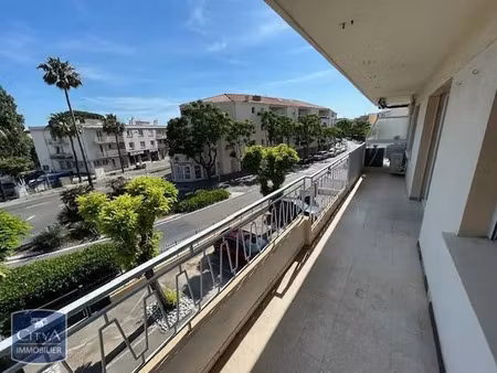appartement à louer 2 pièces 55.82 m² - sanary-sur-mer (83) - 901€