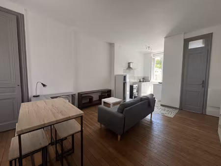 studio meublé proche de la place des cordeliers