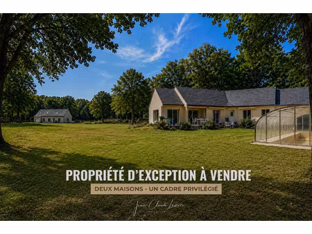 deux maisons indépendantes au cœur d’un domaine de 5 5 hectares avec piscine couverte