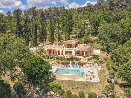 villa provençale rare avec rivière privée et 2 2 hectares de nature