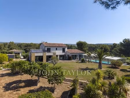 villa contemporaine de prestige avec dépendance et terrain paysager