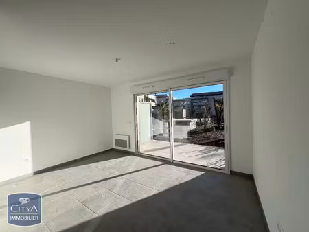 appartement à louer 1 pièce 27.76 m² - fréjus (83) - 584€