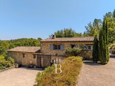 exclusivité - sud de la france – callas – authentique propriété en pierre avec la piscine.