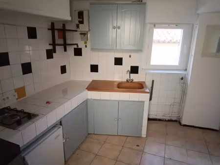 location appartement 1 pièce 19 m² à éguilles (13510)