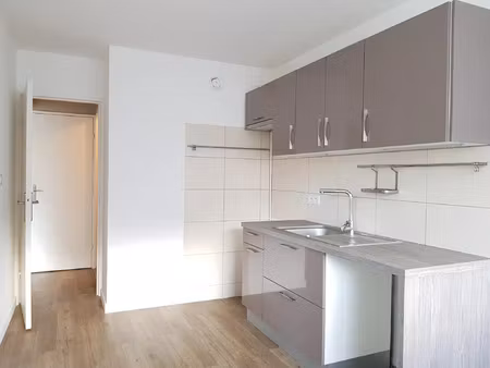location appartement 2 pièces 55 m² à marseille 8 (13008)