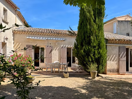 eyragues - maison de village avec jardin et grand garage