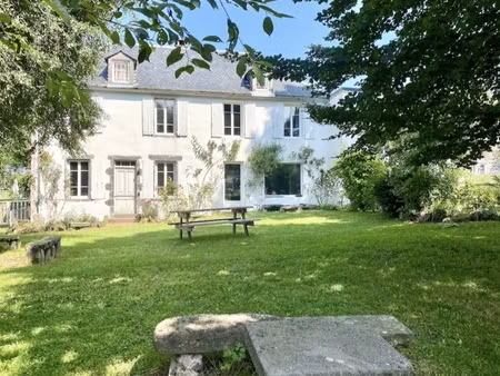 maison 10 pièces - 260 m²