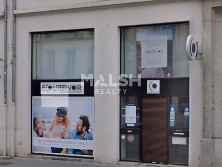 location local commercial 123m²