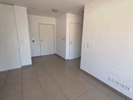 location appartement 2 pièces 38m² venissieux 69200