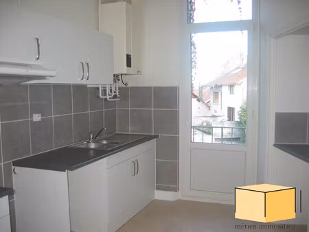 location appartement 4 pièces 72m² belley 01300