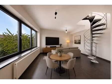 instapklaar duplex app. met 2 slpk te centrum halle