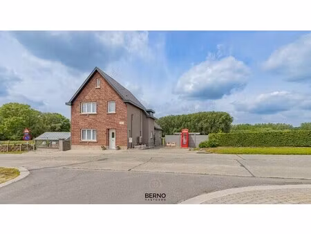 unieke landelijke eigendom op een terrein van 6.300 m²