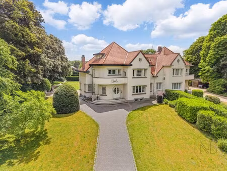 karaktervolle ingenieursvilla op toplocatie in zwartberg – uniek wonen nabij la biomista