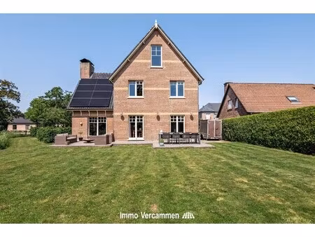 elegante herenwoning met 4 slaapkamers  ruime zolder en zonnige tuin in koningshooikt