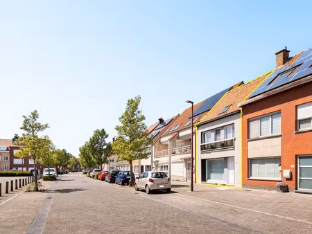 verzorgde woning  open zicht  zonnige tuin en 3 slaapkamers