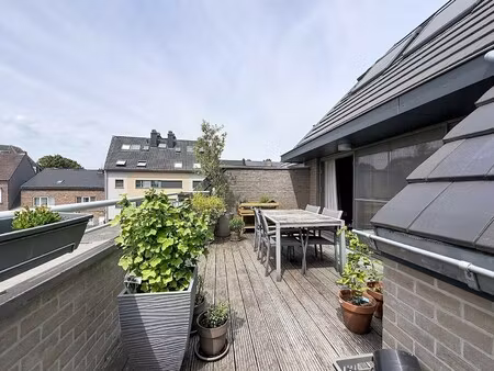 prachtig duplexappartement met 2 slpk  terras & staanplaats!