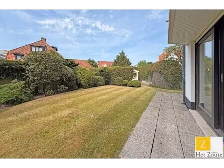 hoekappartement met uitzonderlijke tuin op topligging