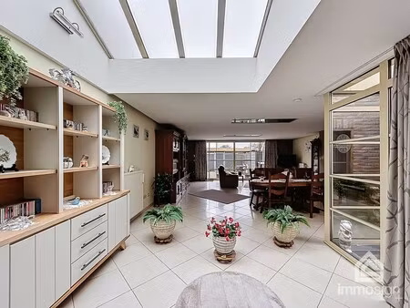 instapklaar gelijkvloers appartement met buitenruimte  carport en 2 slaapkamer te peer cen