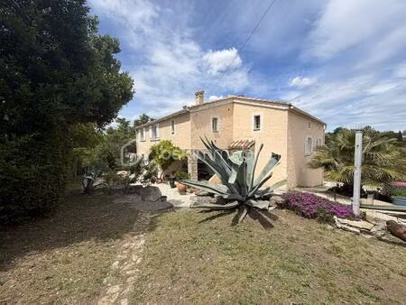 villa de 195 m² à saint-julien-les-rosiers