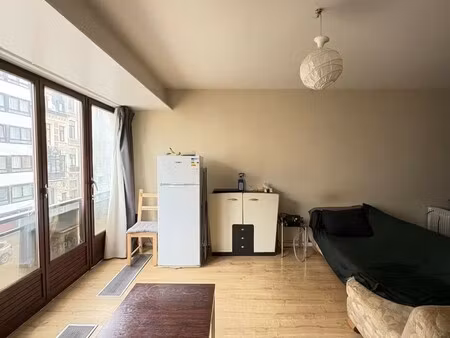 studio op topligging: 50 m van de zee en nabij het centrum