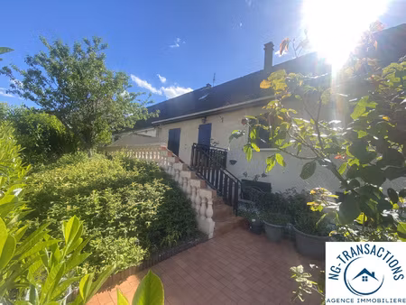 pavillon familiale sur sous-sol dans quartier calme.