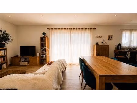 maison traditionnelle de 86 m² à cambieure