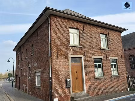 u007fverder af te werken woning met veel mogelijkheden