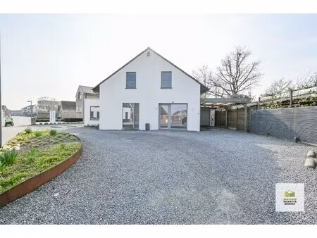perfect instapklare woning met 4 slaapkamers en kantoor/praktijkruimte met aparte ingang (