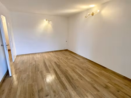 location appartement 3 pièces 66 m² à aix-en-provence (13100)