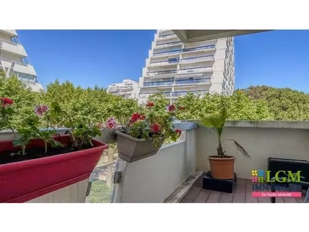 la grande motte centre-ville appartement t3 avec balcon à quelques pas des plages